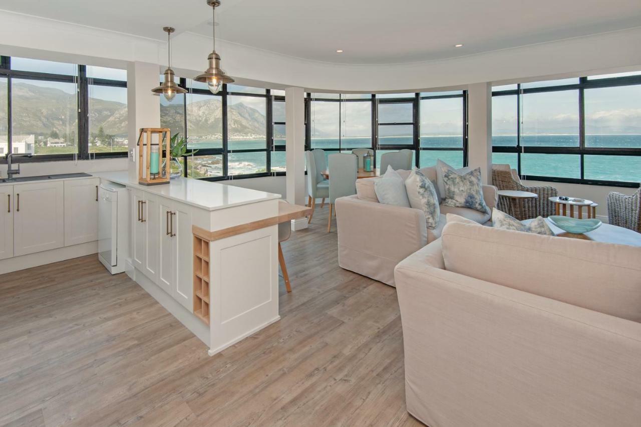 The Sun, Whales & Waves - Seafront Apartment Hermanus Dış mekan fotoğraf
