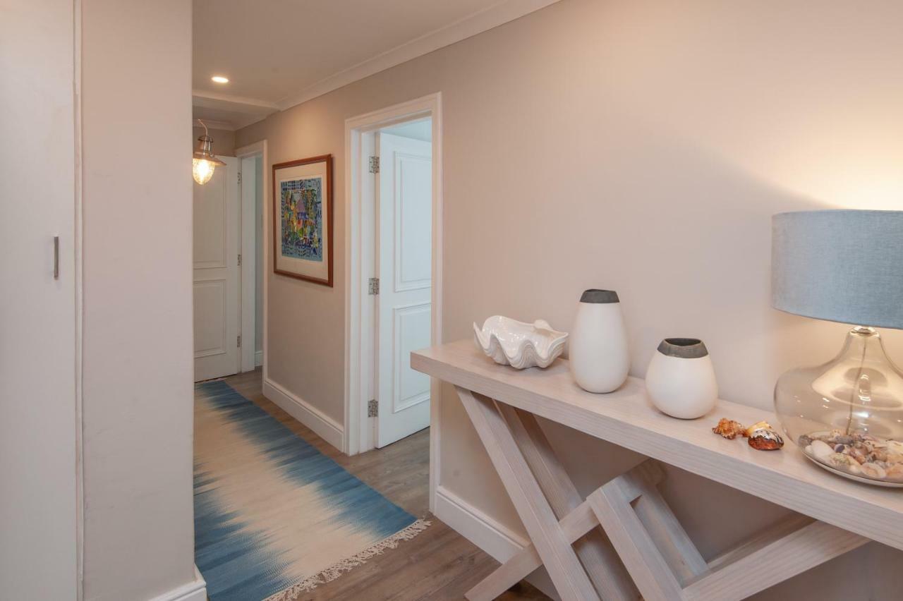 The Sun, Whales & Waves - Seafront Apartment Hermanus Dış mekan fotoğraf